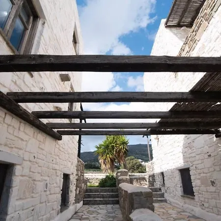 Traditional Stoned House For 3 People In Ferienhaus *