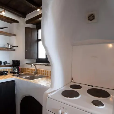 Traditional Stoned House For 3 People In