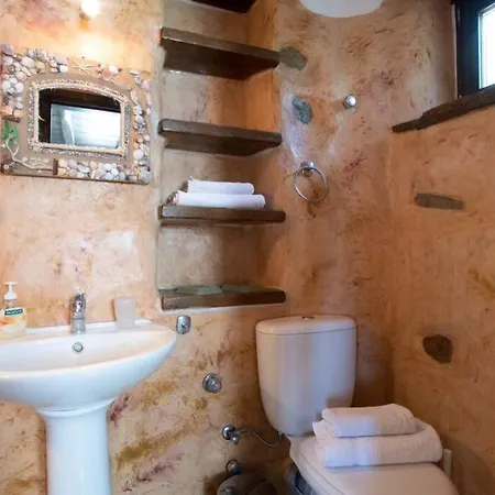 Ferienhaus Traditional Stoned House For 3 People In