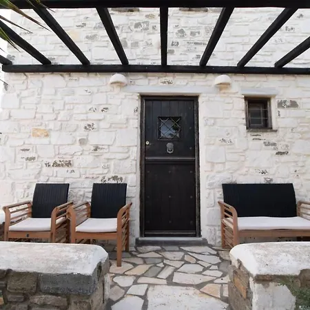 Ferienhaus Traditional Stoned House For 3 People In